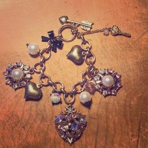 Betsey Johnson bracelet 🎀